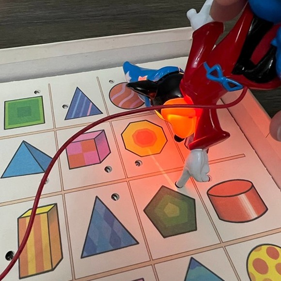 MB Disney Mickey Mouse Object Matching Light and Learn Vintage 1989 - Picture 4 of 8